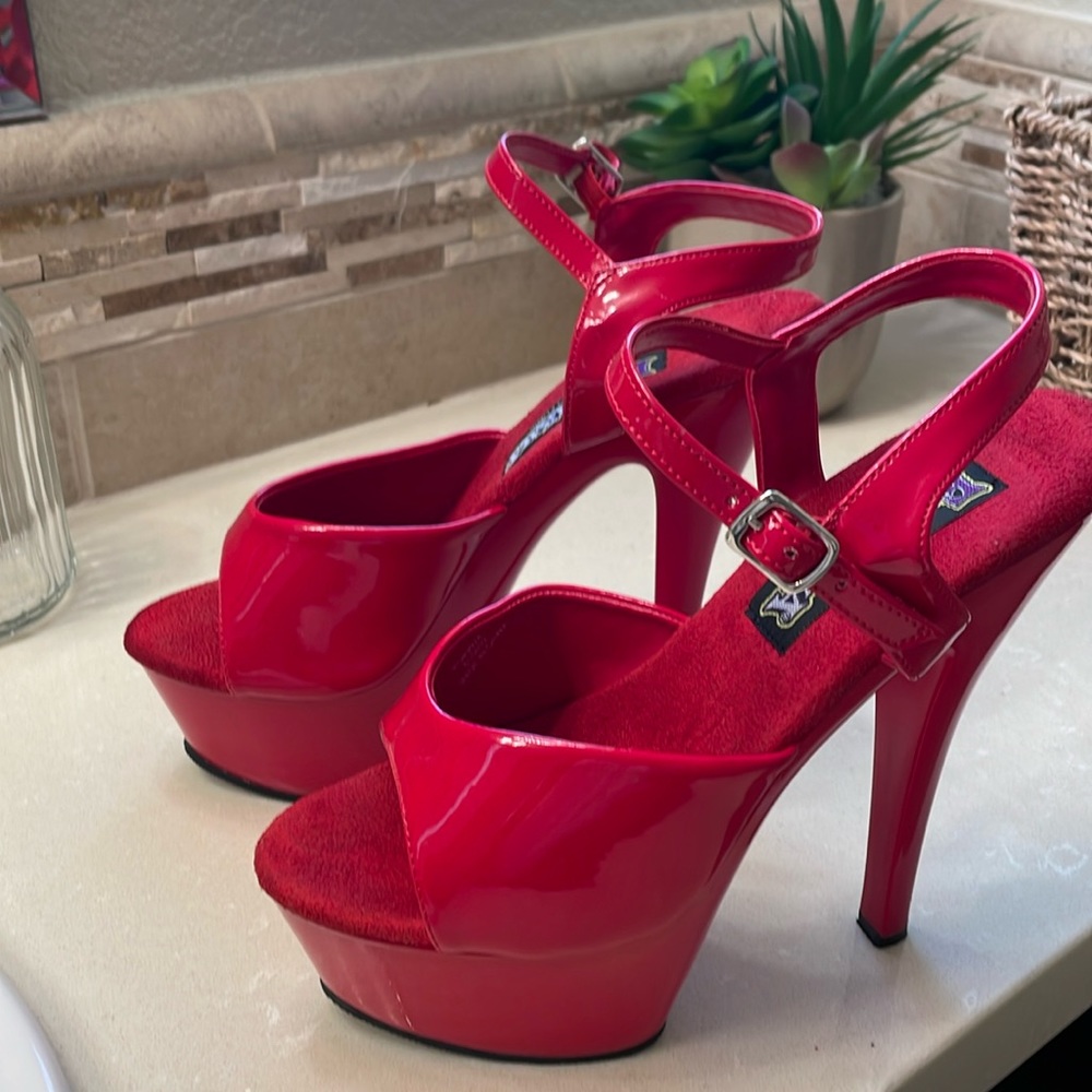 Sexy Platform heels in red